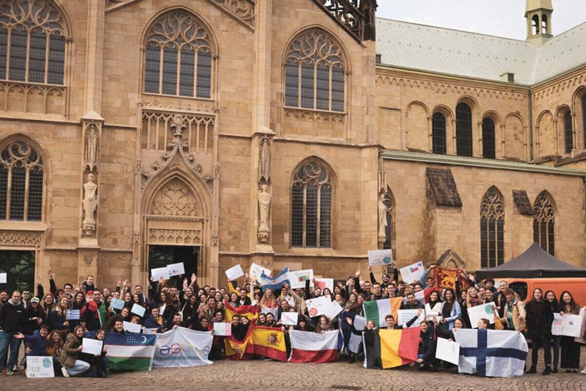 Gruppenbild vor einer Kirche in Münster